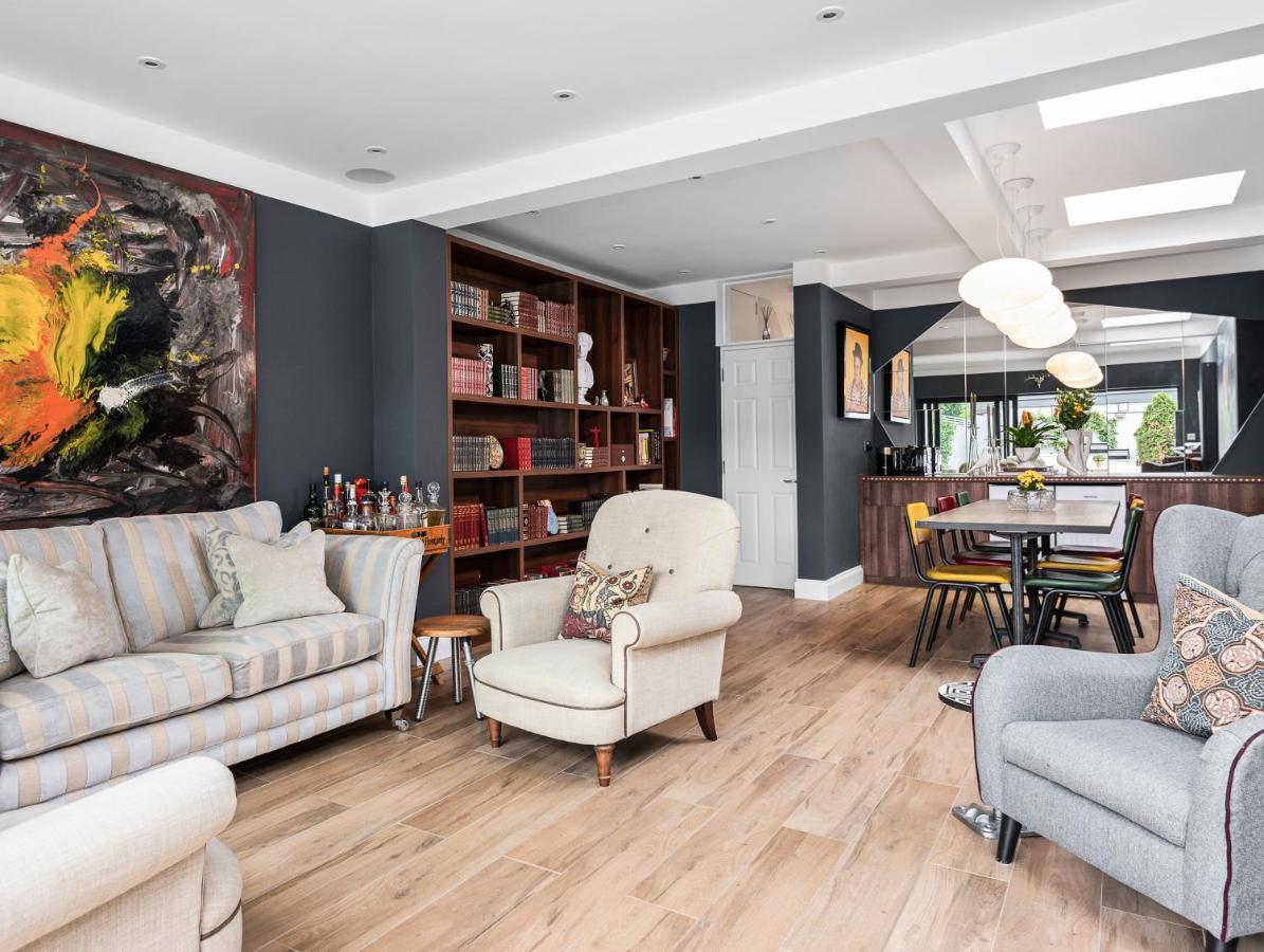 Windsorian Experience Apartment Luaran gambar
